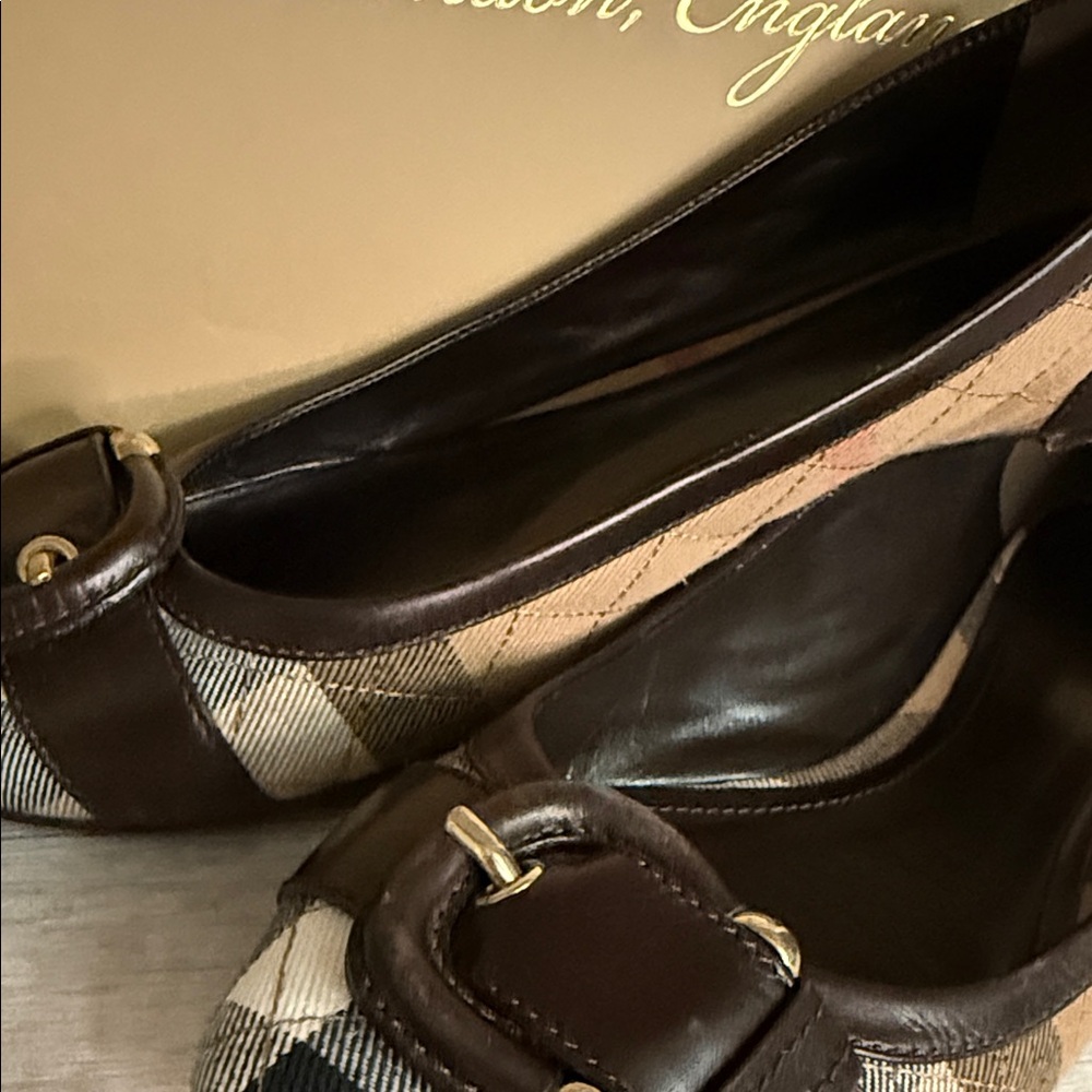 Burberry Women's Checkered Flats - Brown and Black; 39/8.5 - Picture 5 of 9